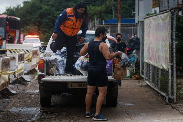 doações para os atingidos pelo desabamento em Taguatinga