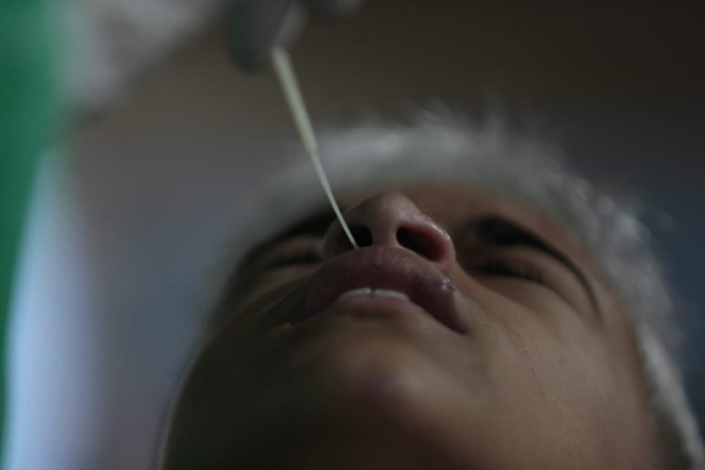 Testes de Covid-19 são feitos em vários polos na cidade do Rio de Janeiro