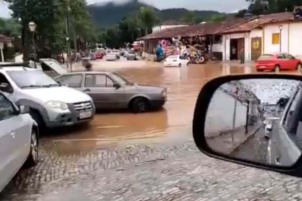 Enchente Pirenópolis Chuva Goiás