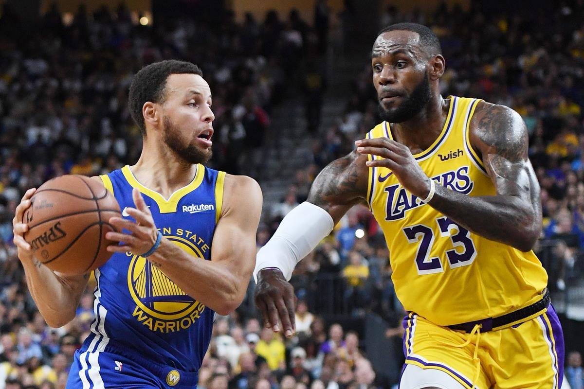 Stephen Curry deixa LeBron James de fora do seu melhor time de