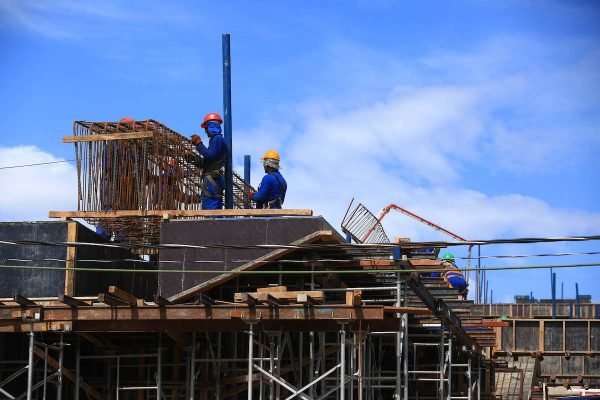 Boom da construção civil aumenta oportunidades de trabalho no DF