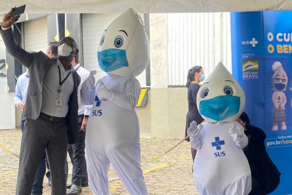 Primeiro lote de vacina contra a Covid para crianças chega ao Brasil1