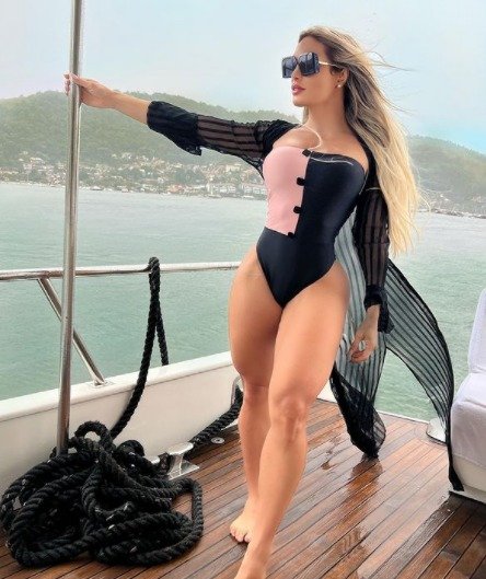 Tati Lobão