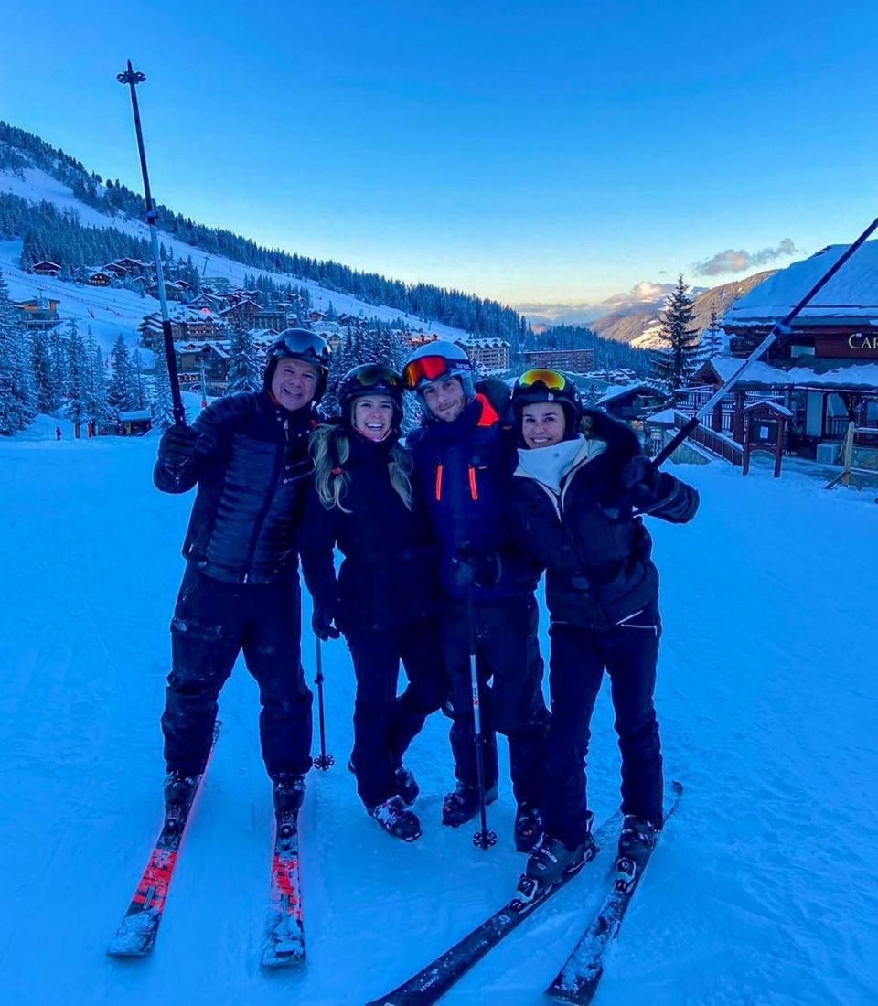 Família Cunha Campos esquiando na França