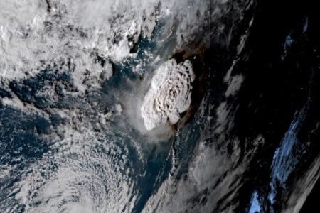 Erupção Tonga
