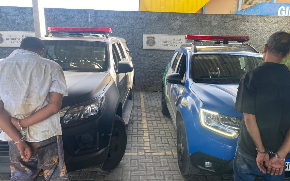 Homem preso suspeito de tentar matar a companheira e outro por suspeita de esconder arma do crime, em Goiânia, Goiás