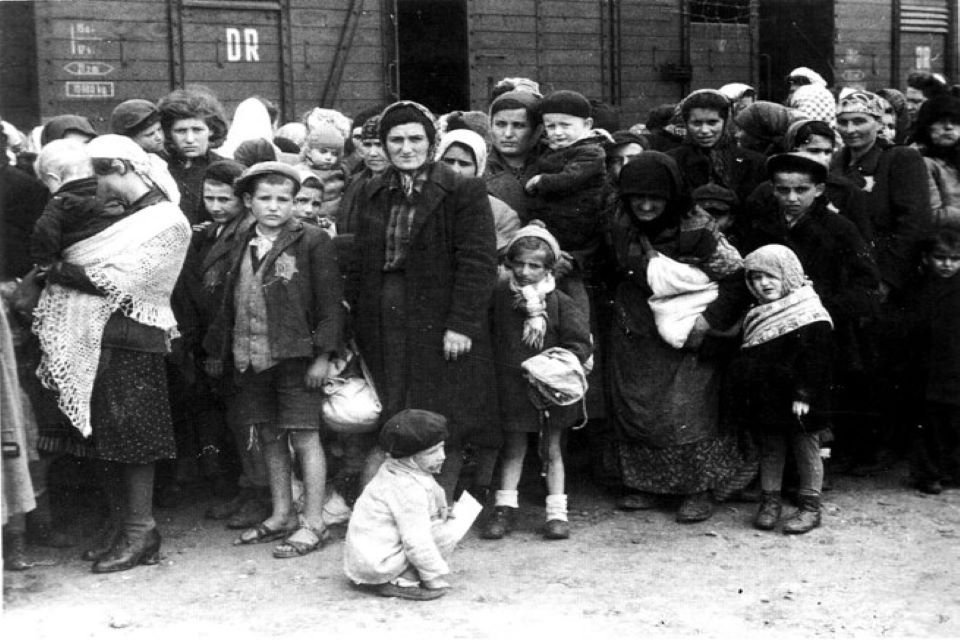 ONU aprova resolução que condena negar o Holocausto