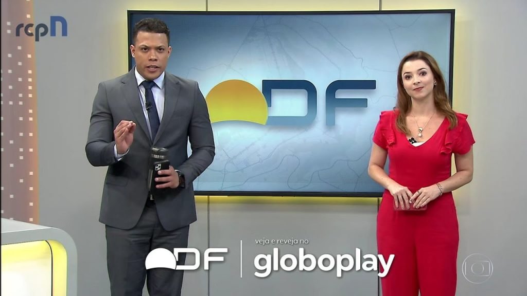 Vídeo: repórter da Globo chora ao relatar morte do pai por Covid |  Metrópoles