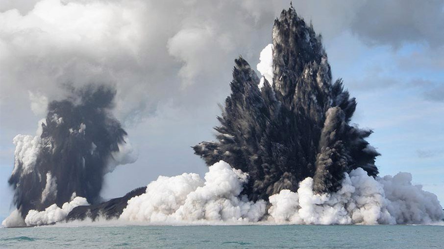 Após erupção, Tonga pode permanecer incomunicável por quatro semanas