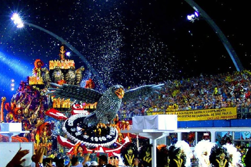 SP: Em noite derradeira do carnaval, Gaviões e Mocidade