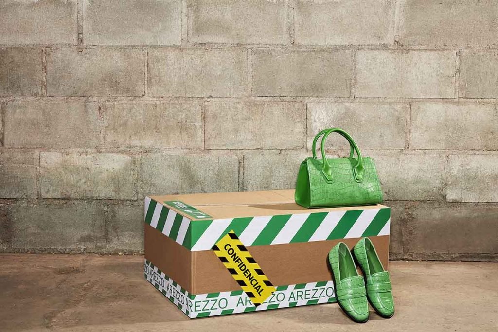 Streetwear inspira a coleção de pré-outono 2022 da Arezzo