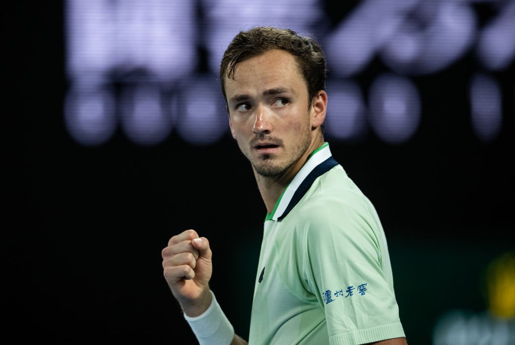 Daniil Medvedev celebra vitória sobre australiano Nick Kyrgios, no Australian Open
