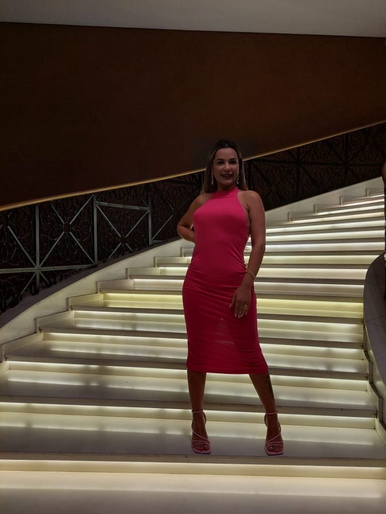 Deolane Bezerra