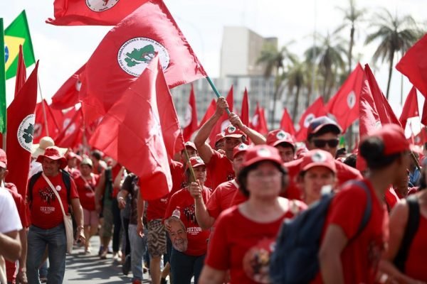 Marcha do MST, em prol da candidatura de Lula