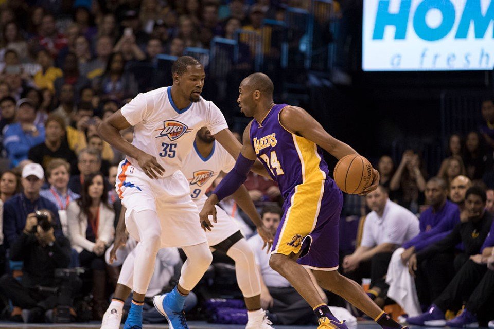 Um dos principais nomes da NBA, Kevin Durant cresceu vendo Kobe brilhar