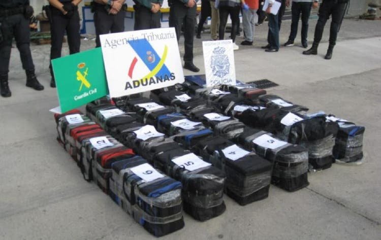 Pescadores de SC são presos na Espanha em barco com 560 kg de cocaína