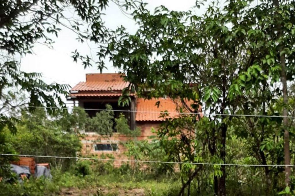Construções irregulares na Chapada dos Veadeiros (GO)