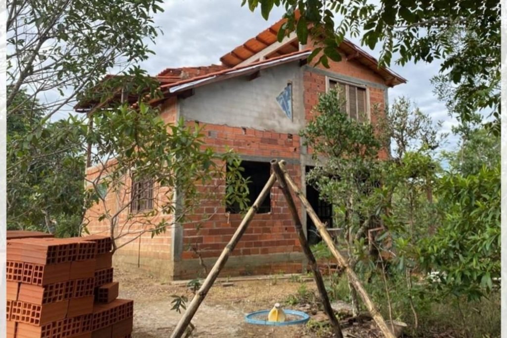Construções irregulares na Chapada dos Veadeiros (GO)