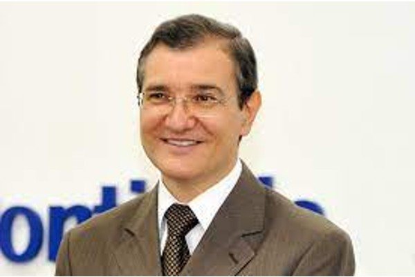 Wolmir Amado, ex-reitor da PUC-Goiás