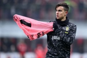 Atacante Paulo Dybala em partida da Juventus contra o Milan