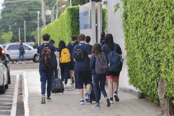 Rede privada no DF volta às aulas nesta 2ª