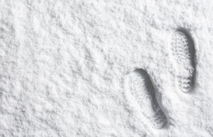Ondas gigantes e recorde de neve são registrados nos Estados Unidos