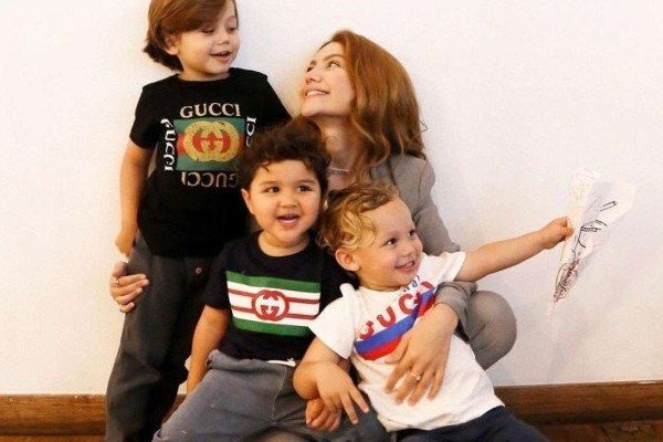 Fotografia colorida de Sarah Poncio e Josué