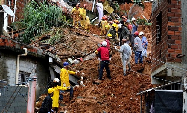 Estragos e desaparecidos na cidade de Franco da Rocha, na regi&atilde;o metropolitana de SP, ap&oacute;s as chuvas