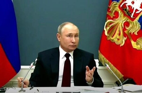 Putin ameaça: "Quem tentar interferir, a resposta será imediata"