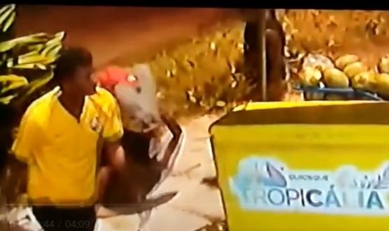 Fotografia colorida de quiosque no RJ
