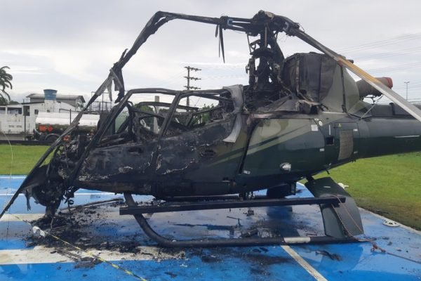 helicoptero do ibama queimado