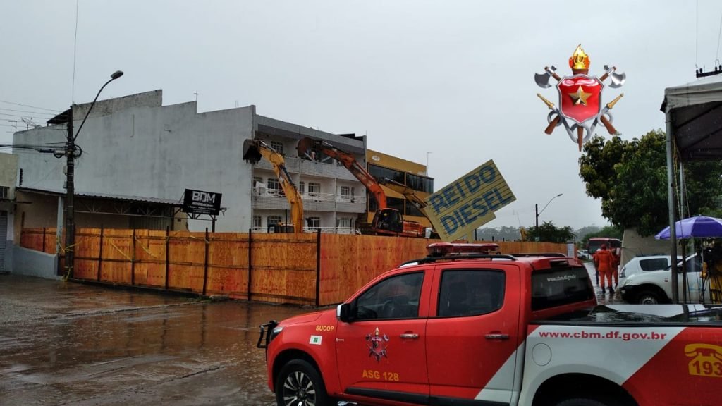 Demolição do prédio em Taguatinga