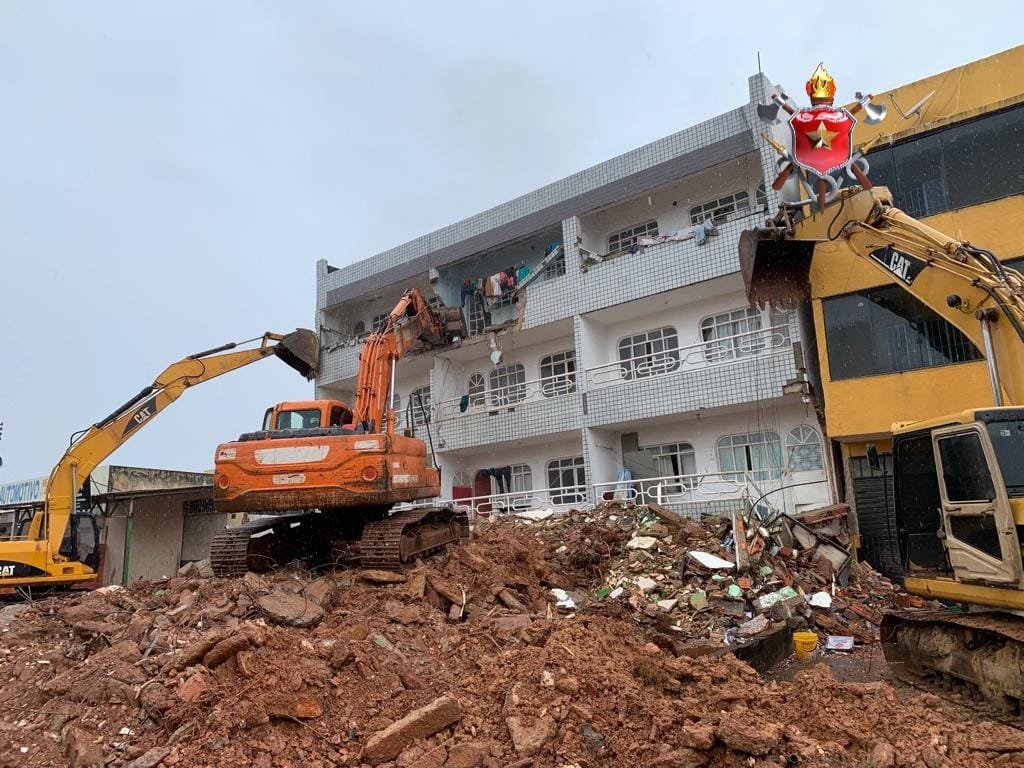 Demolição do prédio em Taguatinga