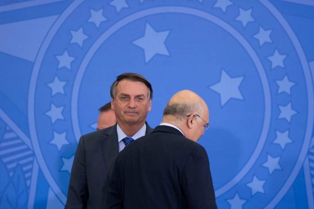 Bolsonaro e Milton Ribeiro assinam novo reajuste para professores da educação básica 0