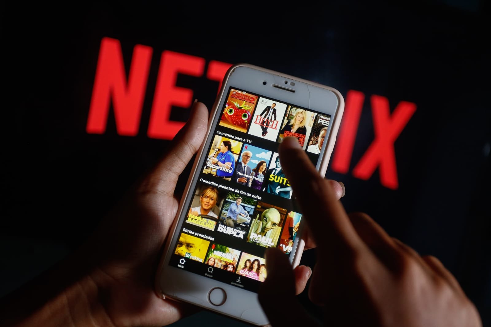 Netflix estuda barrar conta de quem compartilha senha