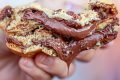 Vídeo: veja como fazer um cookie triplo chocolate perfeito