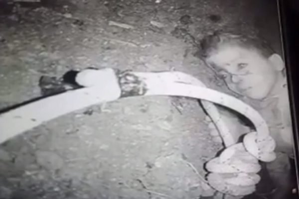 Menino de 5 anos é resgatado sem vida de poço após 4 dias de escavação