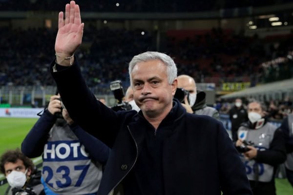 PSG cogita contratação de Mourinho como novo técnico, diz rádio