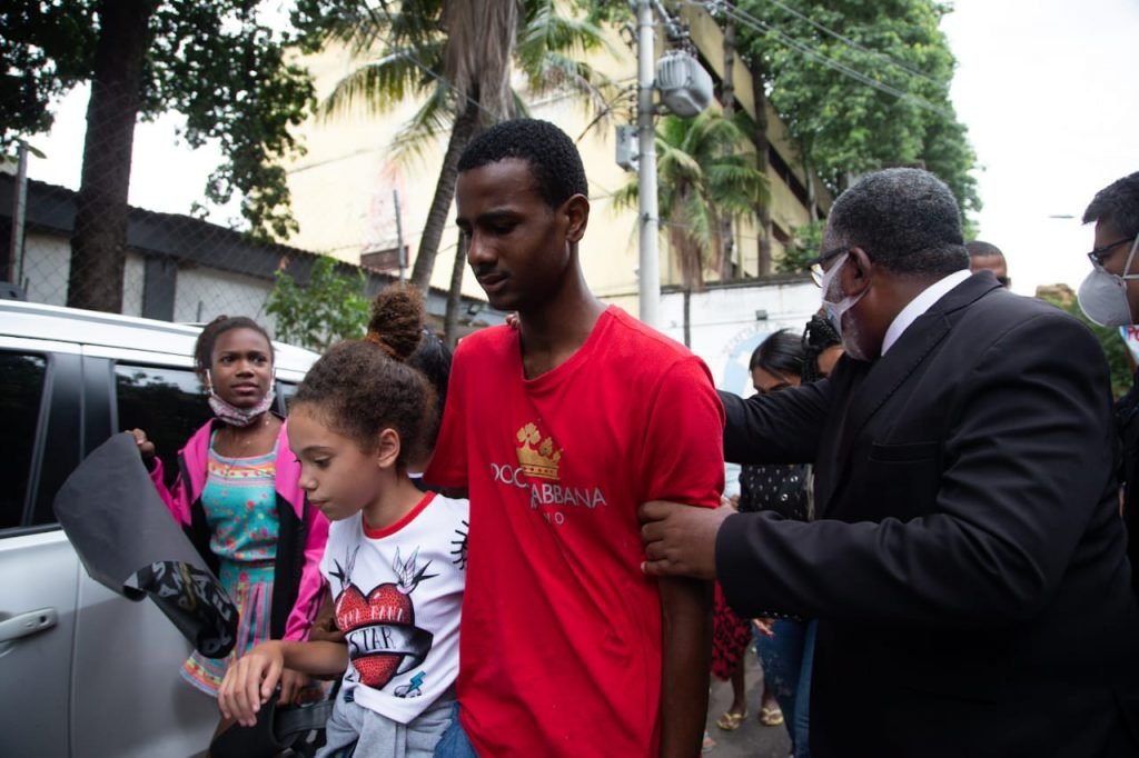 Justiça manda soltar jovem Yago preso ao comprar pão no Jacarezinho 3