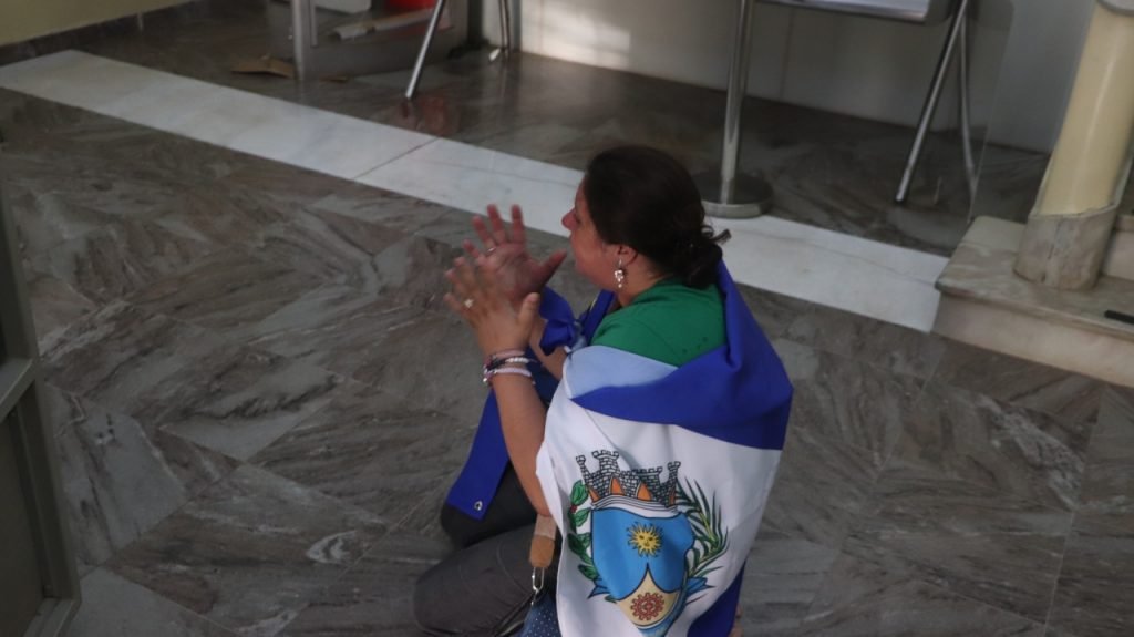 Manifestantes protestaram contra a aprovação de exigência de comprovante de vacinação em locais da administração municipal