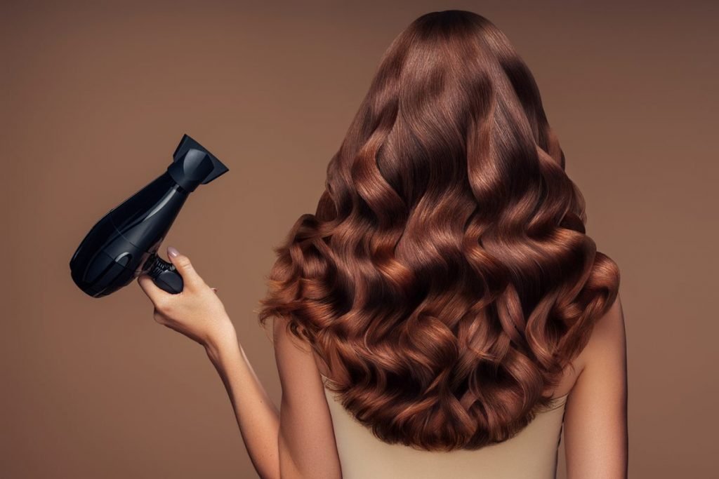 5 modelos de escova secador de cabelo que permitem criar secagem com  qualidade de salão de beleza – Nova Mulher