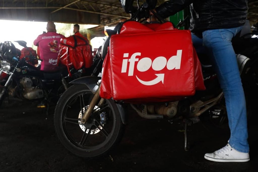 entregadores de app fazem manifestação e paralisação das atividades em goiânia, goiás