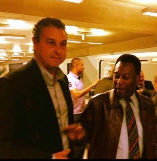 O empresário Marcelo Izar Neves, dono dos camarotes Unyco, e o ídolo Pelé