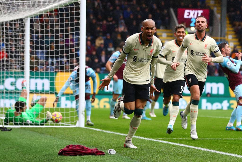 Liverpool vence o Burnley pelo Inglês e entra na zona de