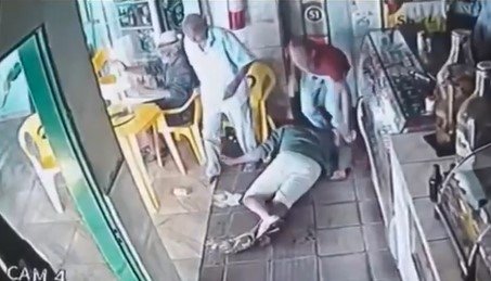 Dupla executa sete pessoas em bar após perder jogo de sinuca