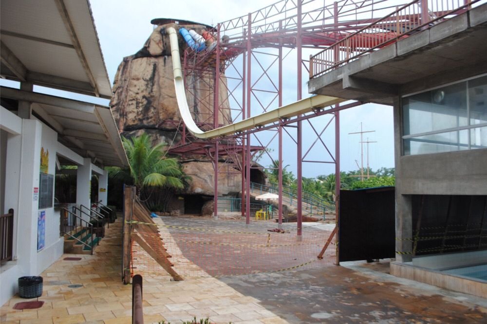 criança queda toboágua caldas novas (8)