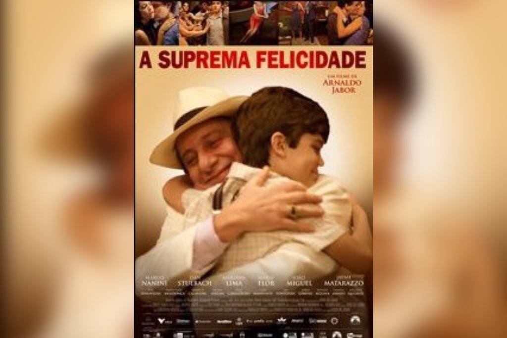 Na imagem colorida, a capa de um filme está posicionada no centro