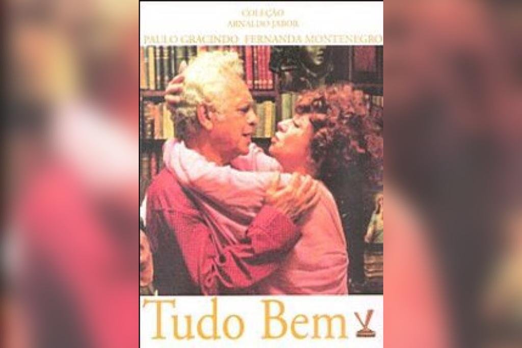 Na imagem colorida, a capa de um filme está posicionada no centro