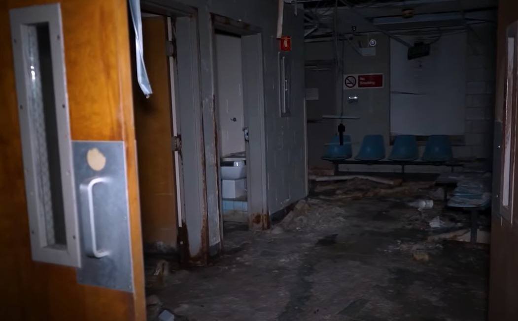 horror e sala de cirurgia abandonada assustadora no hospital