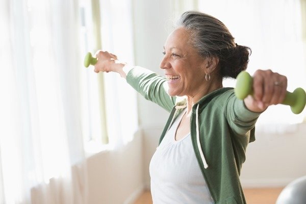 Fazer abdominais todo dia realmente funciona para definir a barriga?